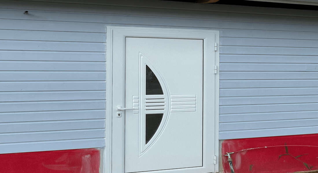 garde-corps-martinique-porte-martinique-chassis-fixe-jalousies-security-securite-martinique-baie-vitree-martinique-fenetre-aluminium-martinique-volet-roulant